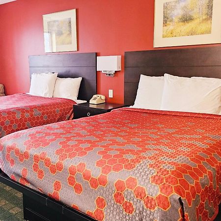 Budgetel Inn & Suites Fort Scott Ngoại thất bức ảnh
