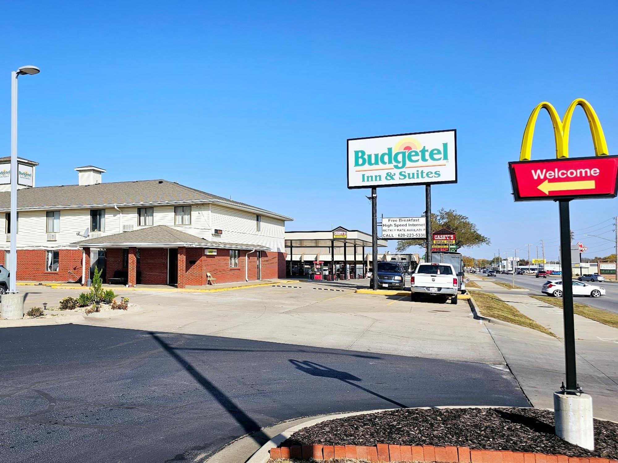 Budgetel Inn & Suites Fort Scott Ngoại thất bức ảnh