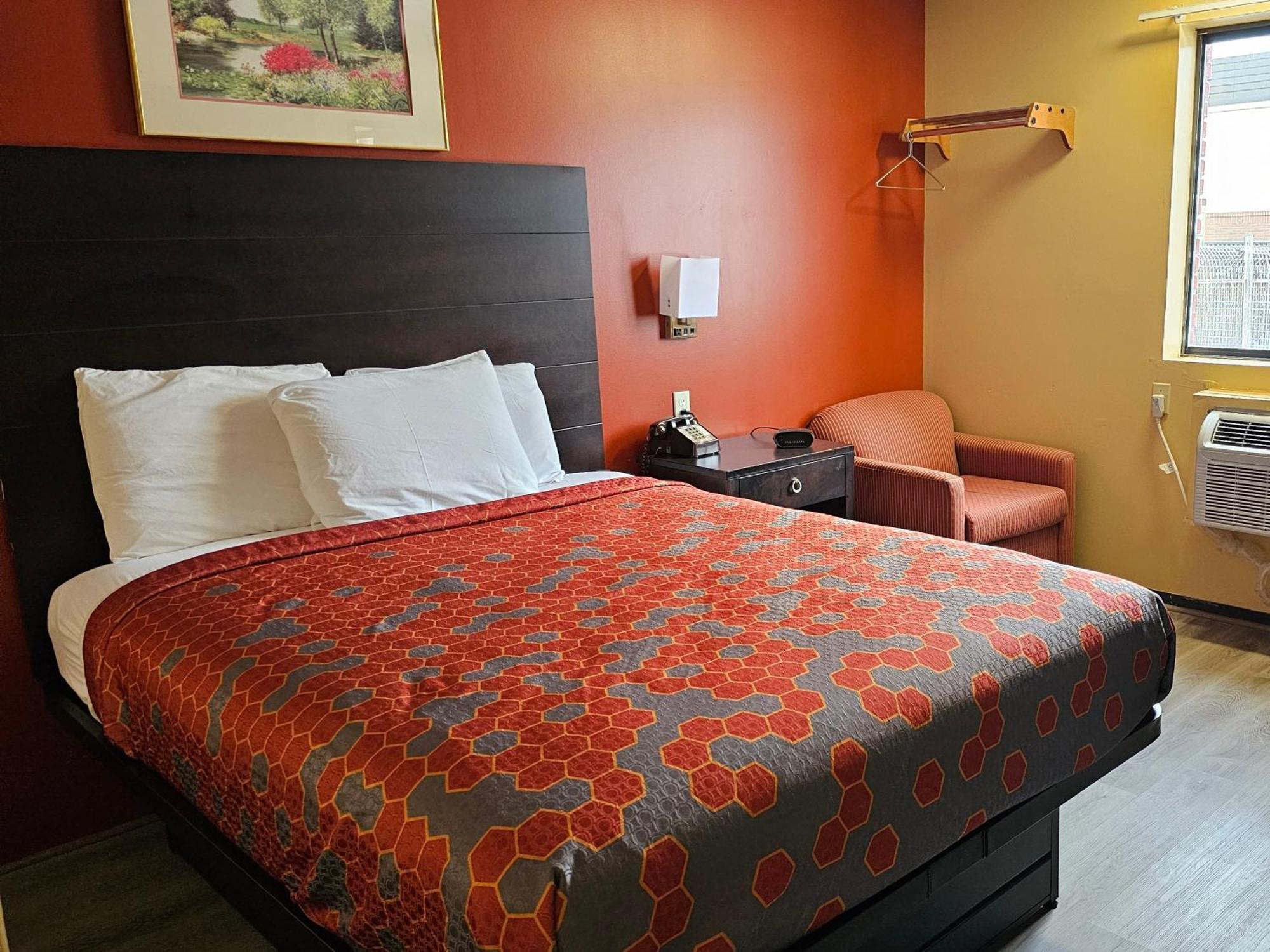 Budgetel Inn & Suites Fort Scott Ngoại thất bức ảnh
