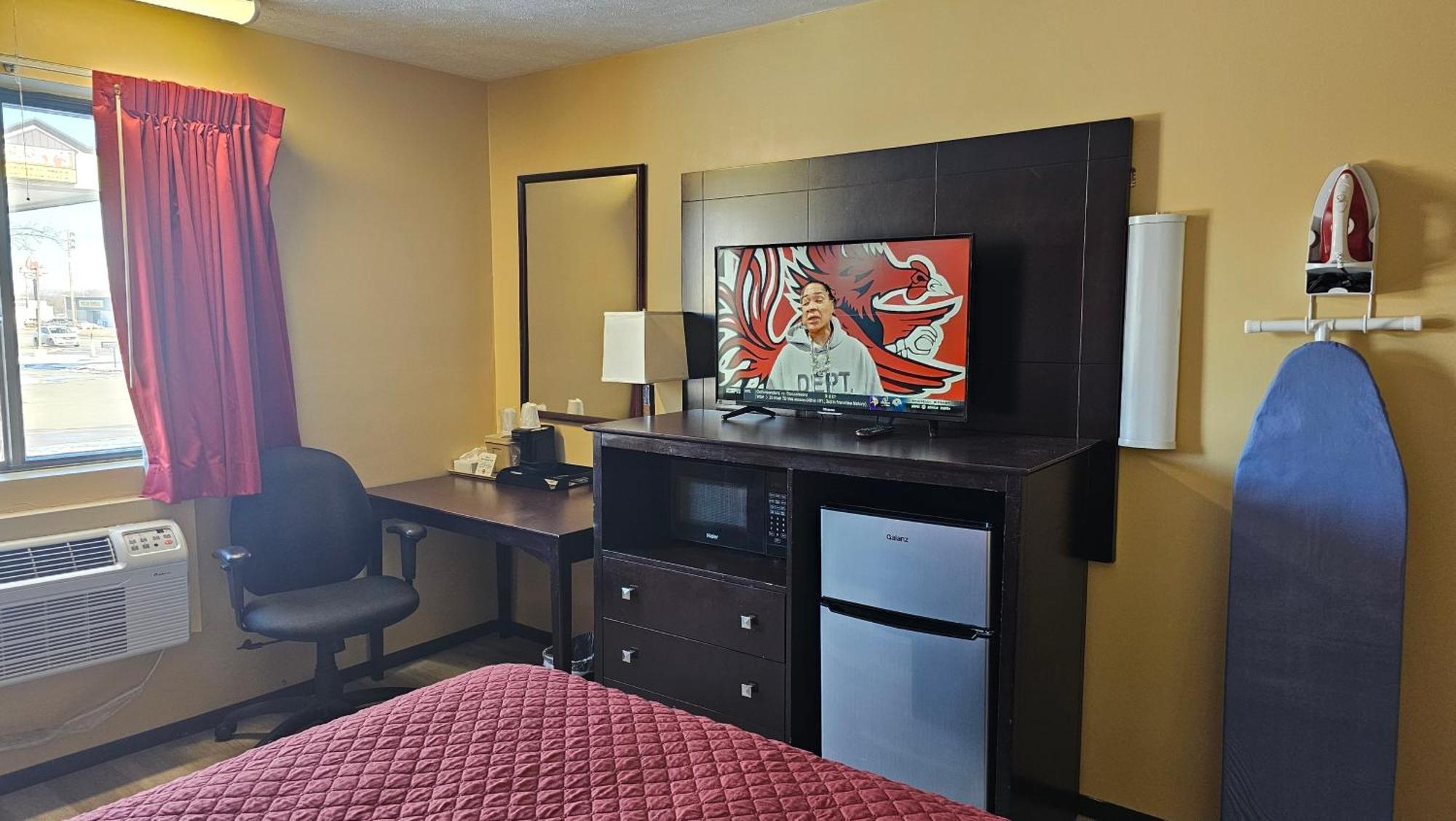 Budgetel Inn & Suites Fort Scott Ngoại thất bức ảnh