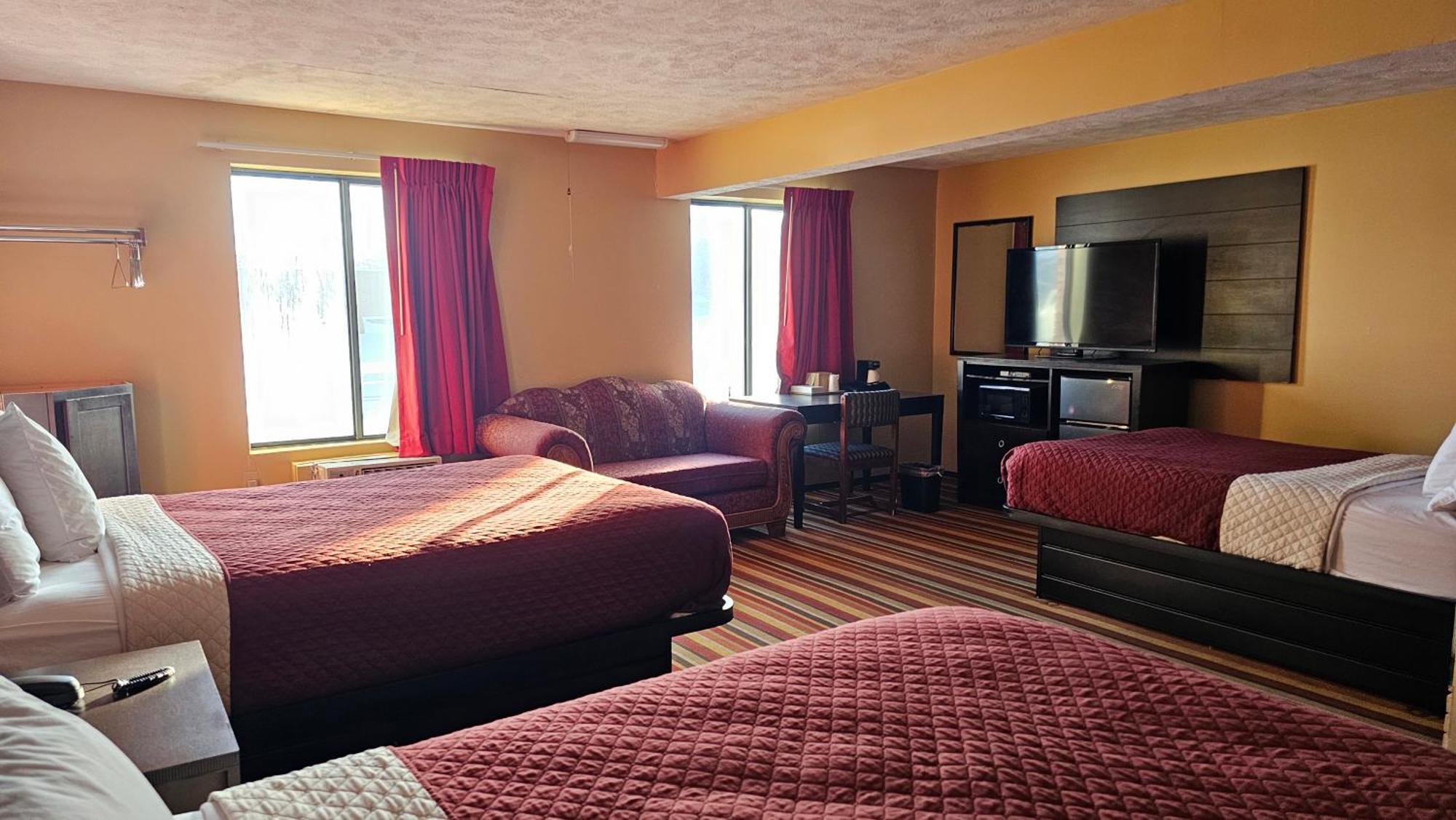 Budgetel Inn & Suites Fort Scott Ngoại thất bức ảnh