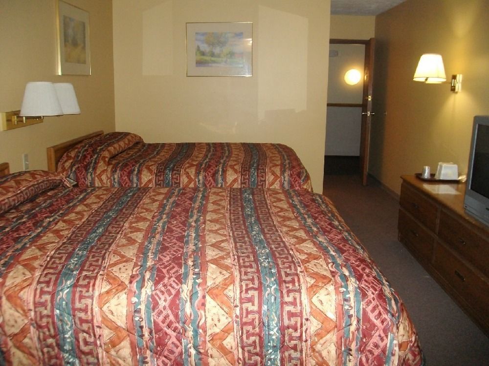 Budgetel Inn & Suites Fort Scott Ngoại thất bức ảnh