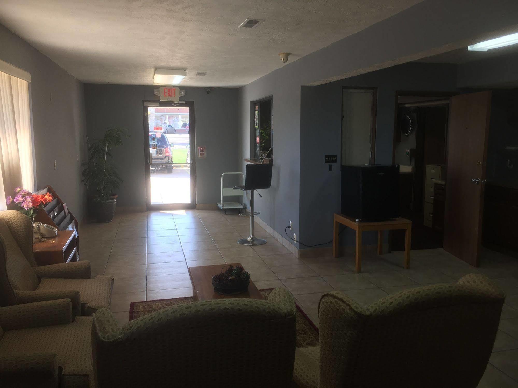Budgetel Inn & Suites Fort Scott Ngoại thất bức ảnh