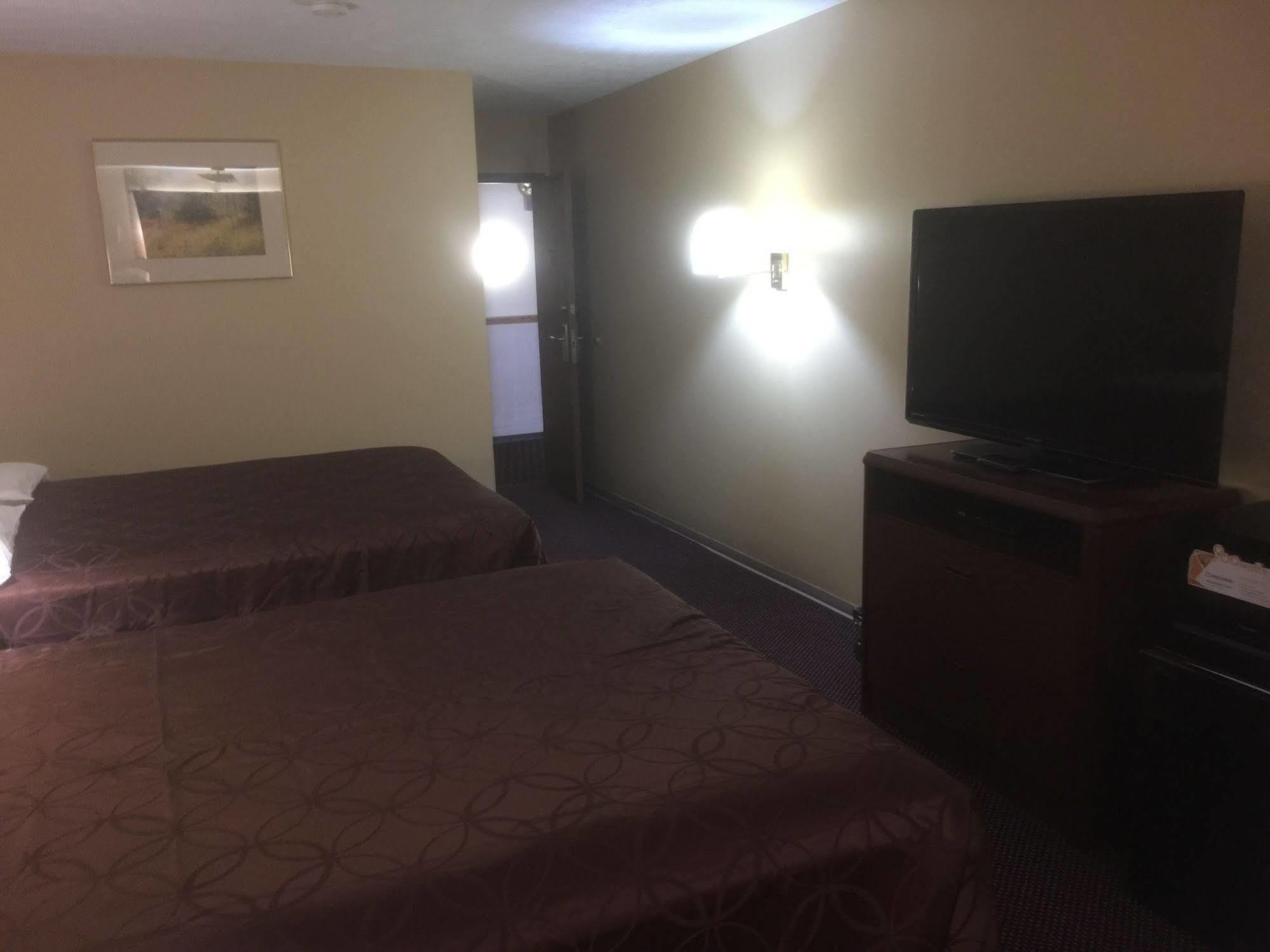 Budgetel Inn & Suites Fort Scott Ngoại thất bức ảnh