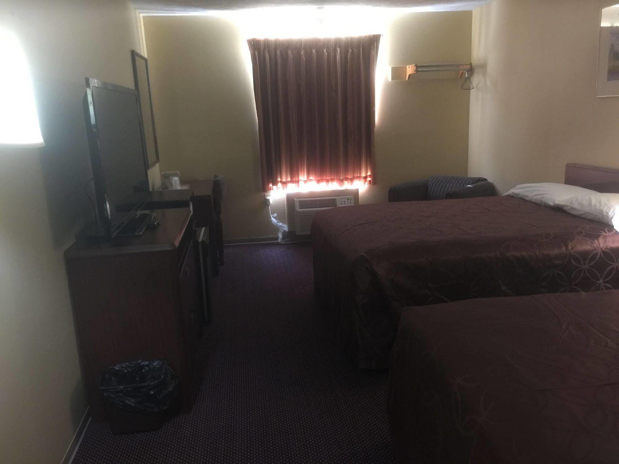 Budgetel Inn & Suites Fort Scott Ngoại thất bức ảnh